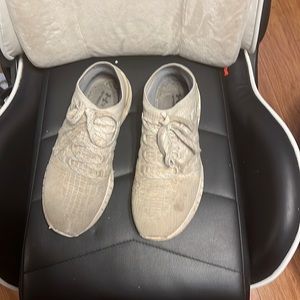 Underarmour running shoes